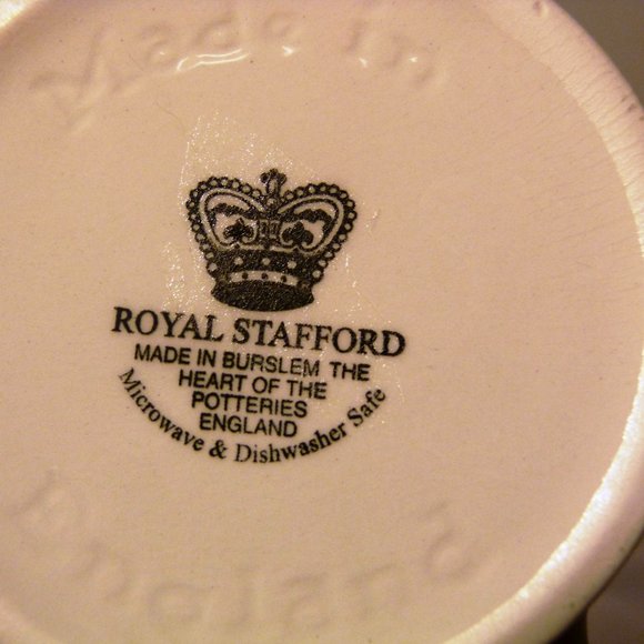 Royal Stafford Burslem UK "Gone Fishing" Mug Never Used Coffee Tea - Picture 6 of 6